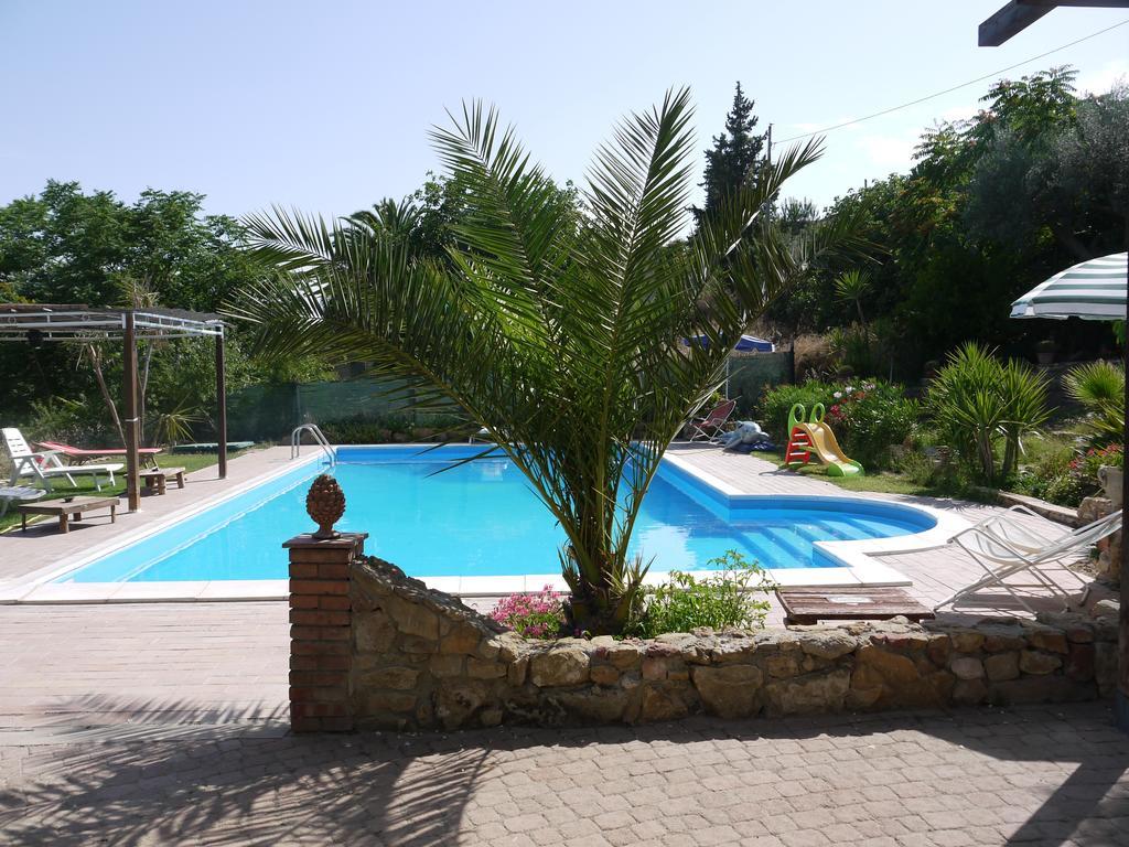 Casa Vacanze Laura Villa Caltanissetta Habitación foto