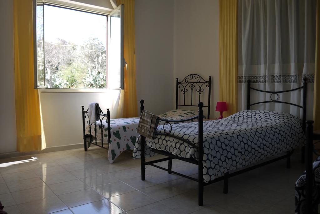 Casa Vacanze Laura Villa Caltanissetta Habitación foto