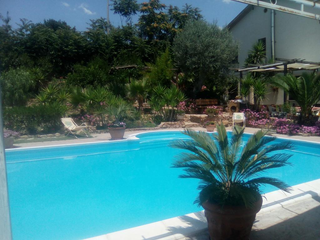 Casa Vacanze Laura Villa Caltanissetta Exterior foto